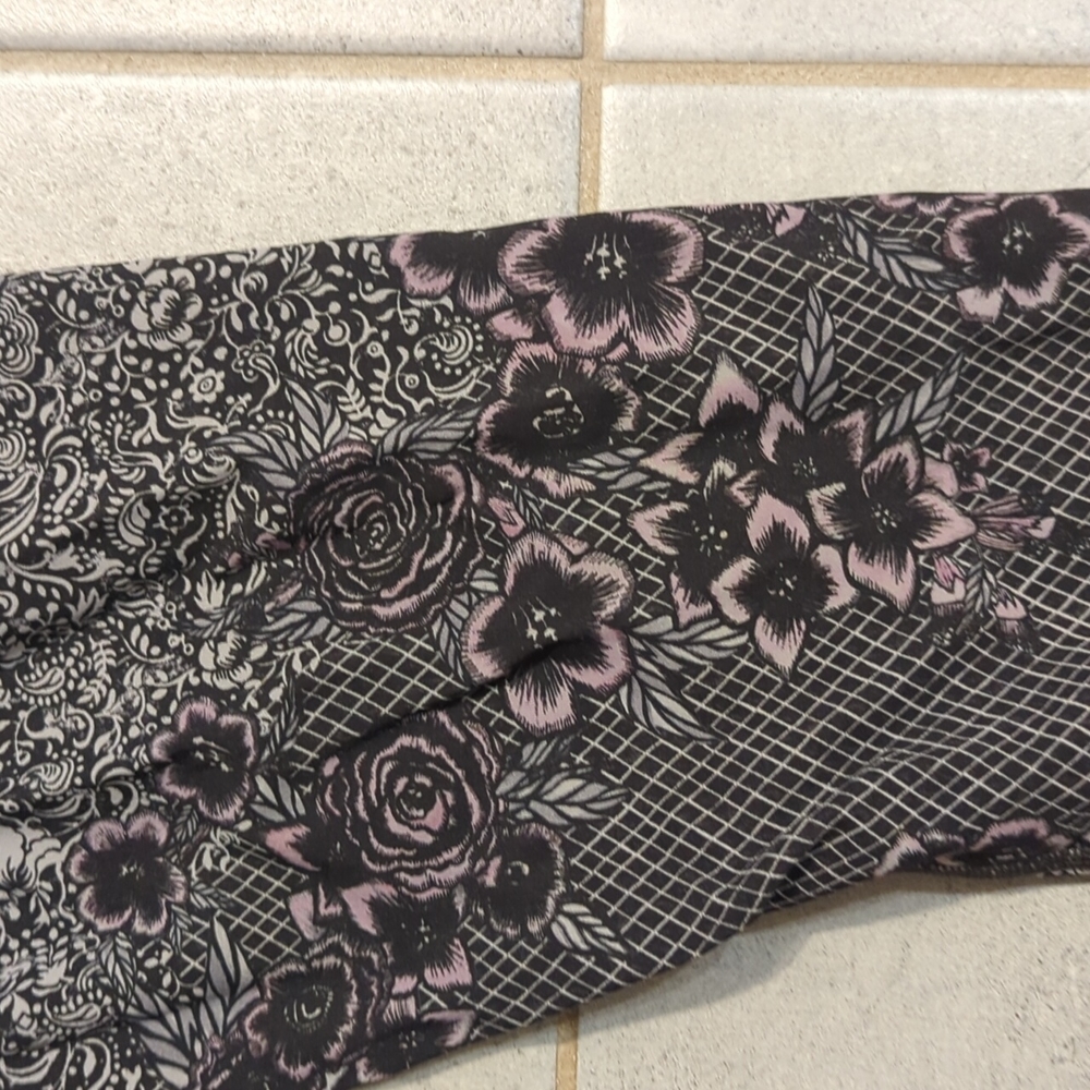 Lululemon - Picture 3 of 4